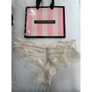 NWT Victoria’s Secret Satin & Lace Cheeky Panty – Ivory – Size M – 2018